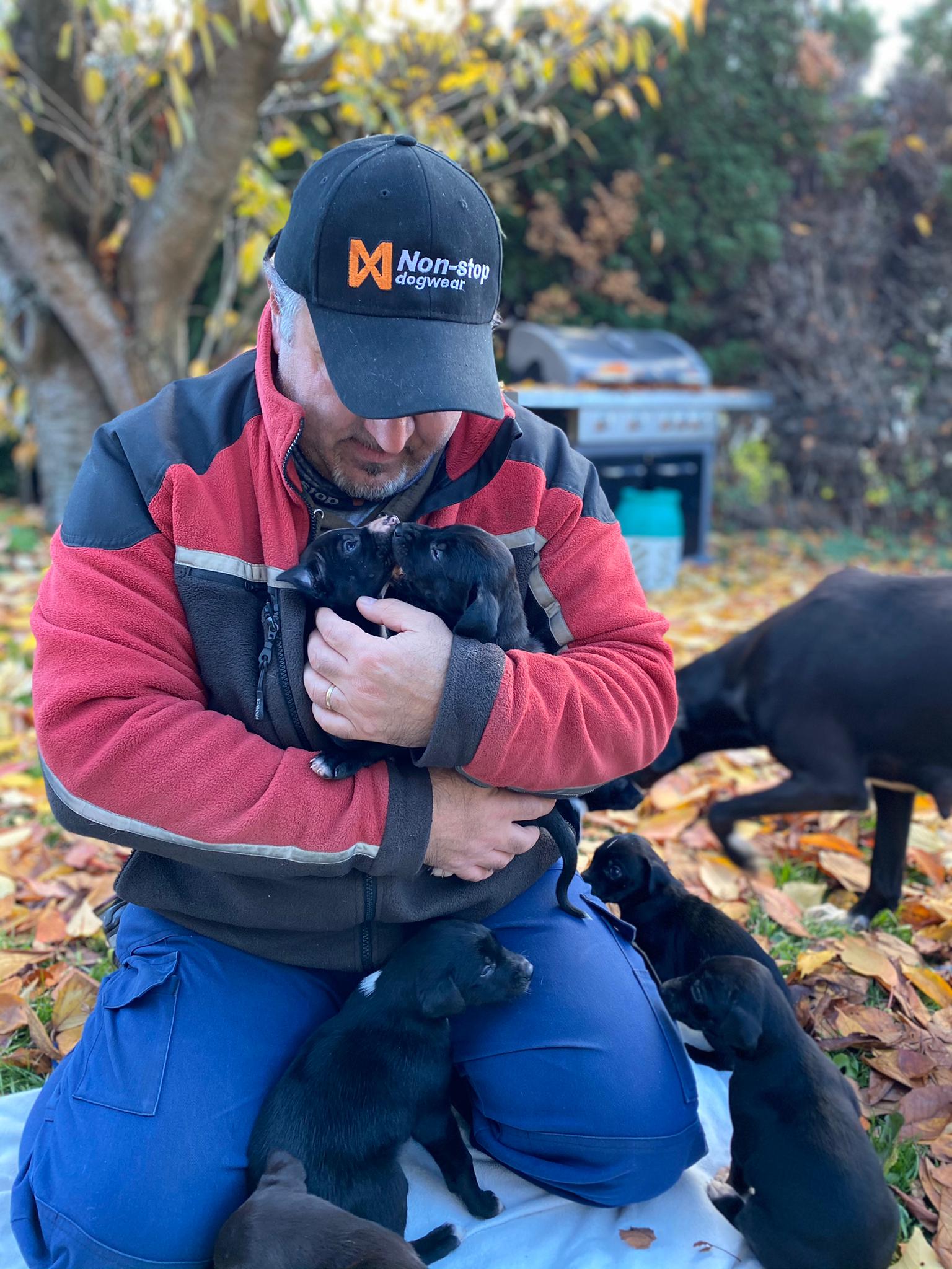 Tanino Gaetano Chiavaro mit Hund
